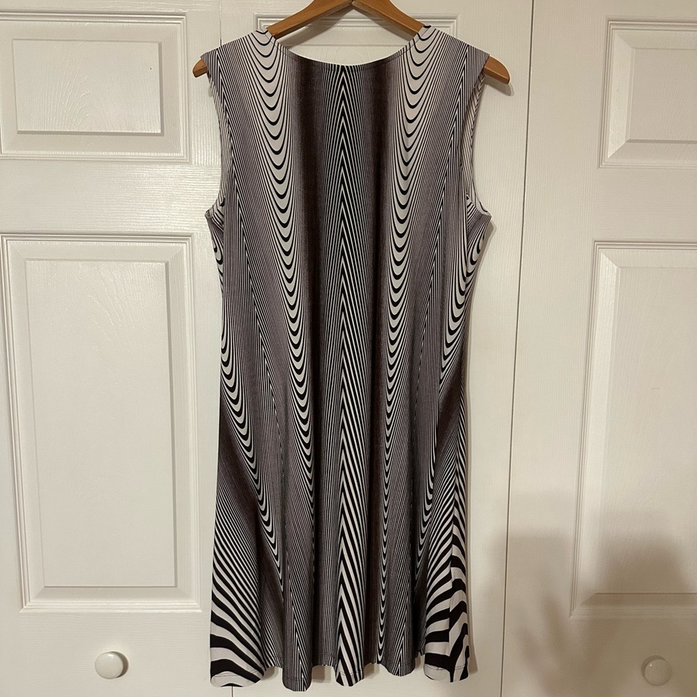 Women’s Julian Taylor New York dress size Large